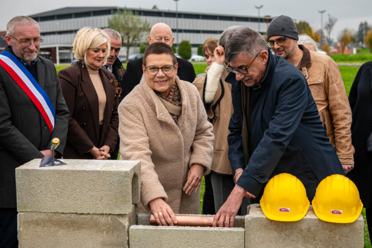 Photo Pose de la première pierre Village d&rsquo;Enfants – L&rsquo;Isle-sur-le-Doubs