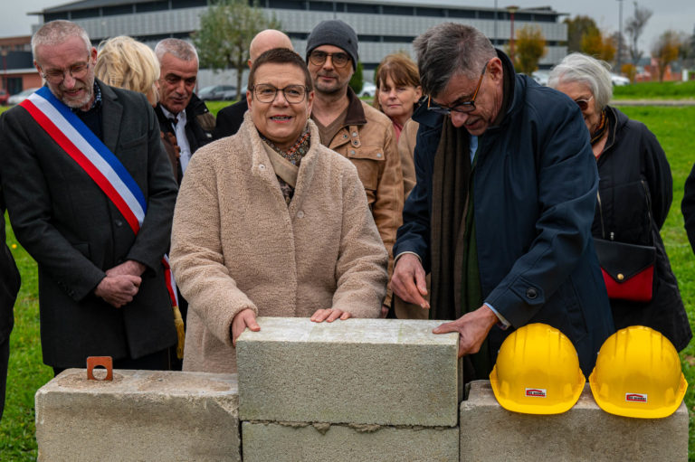 Photo Pose de la première pierre Village d&rsquo;Enfants – L&rsquo;Isle-sur-le-Doubs