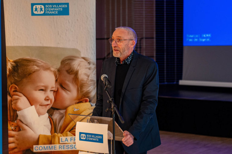 Photo Pose de la première pierre Village d&rsquo;Enfants – L&rsquo;Isle-sur-le-Doubs