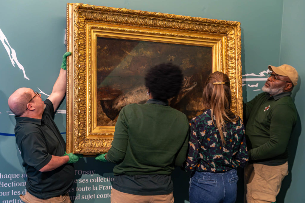 025_accrochage_truite_musee_Courbet