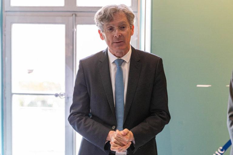 Photo Accrochage « La Truite » au Musée Courbet – Ornans