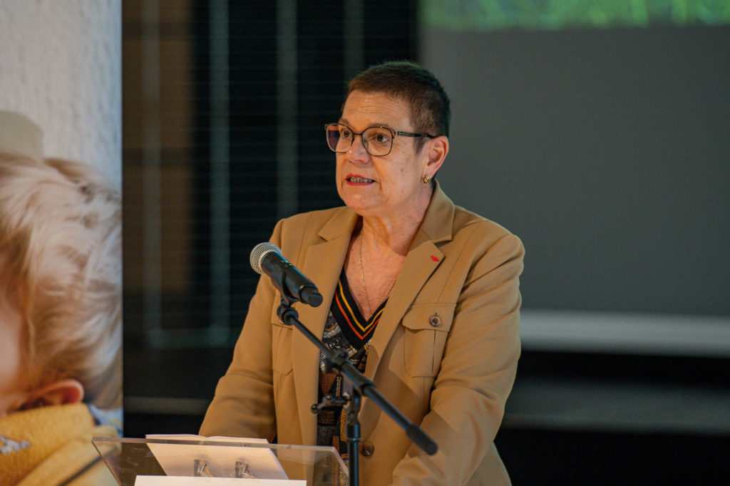 032_Pose Premiere Pierre Village Enfant - L'Isle-sur-le-Doubs