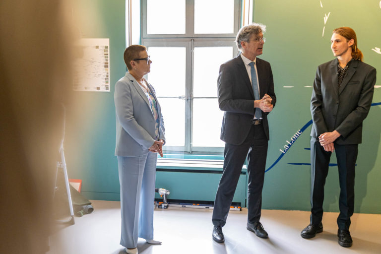 Photo Accrochage « La Truite » au Musée Courbet – Ornans