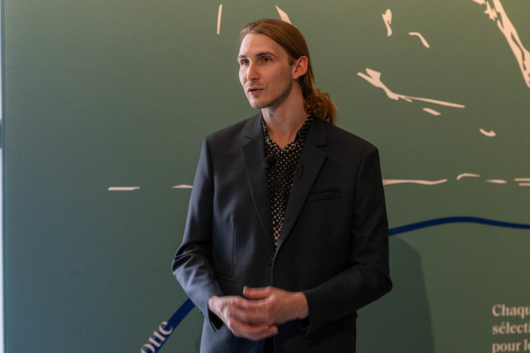 Photo Accrochage « La Truite » au Musée Courbet – Ornans