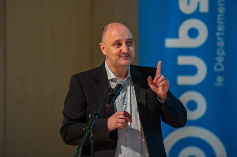Photo Pose de la première pierre Village d&rsquo;Enfants – L&rsquo;Isle-sur-le-Doubs