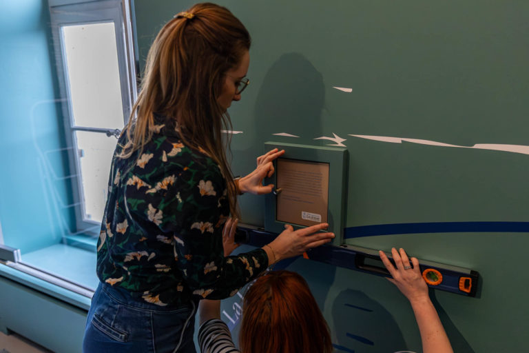 Photo Accrochage « La Truite » au Musée Courbet – Ornans