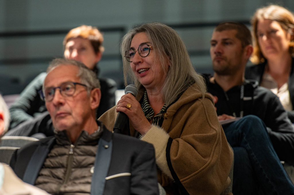 044_Pose Premiere Pierre Village Enfant - L'Isle-sur-le-Doubs