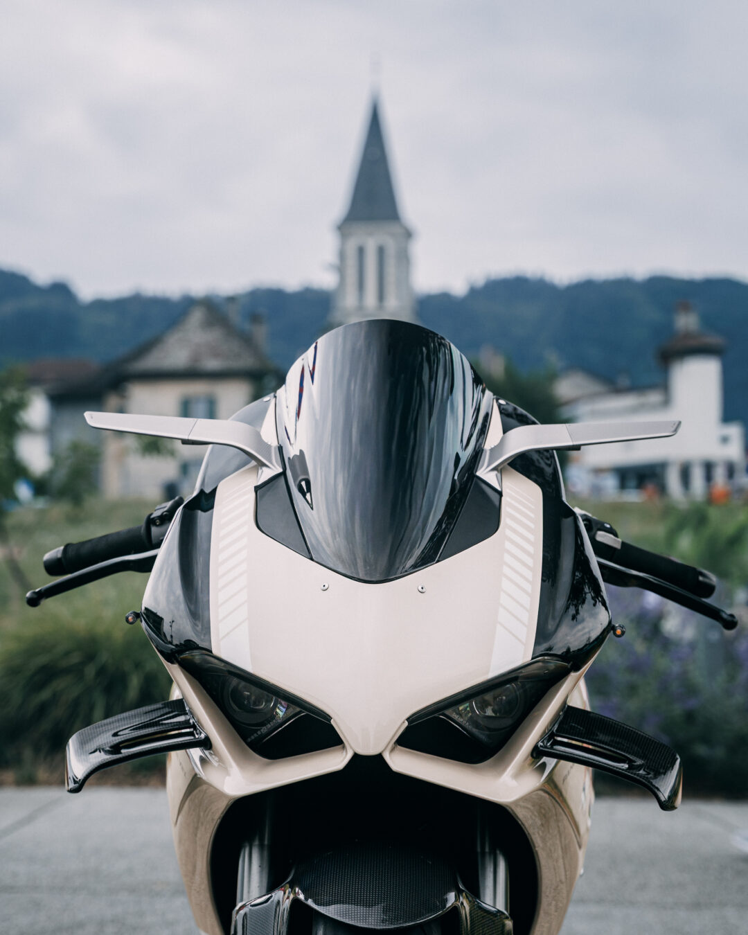 Ducati Panigale V2 — photographie automobile FLORSKA