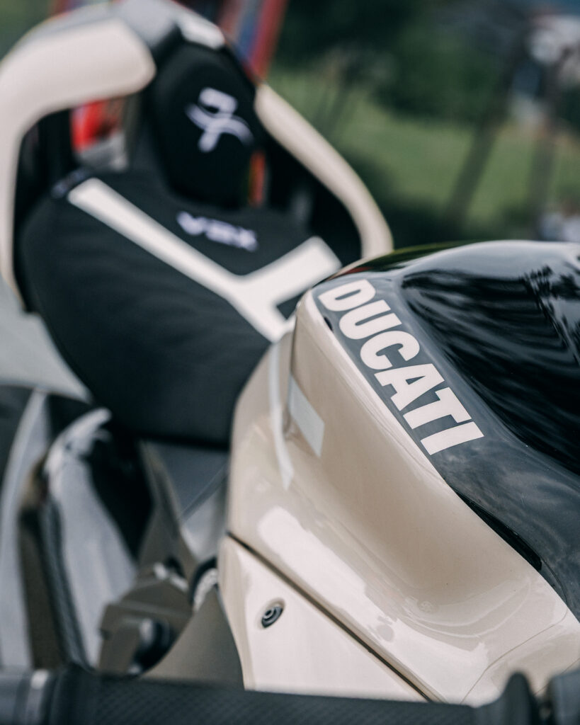 Ducati Panigale V2 — photographie moto FLORSKA, image 2