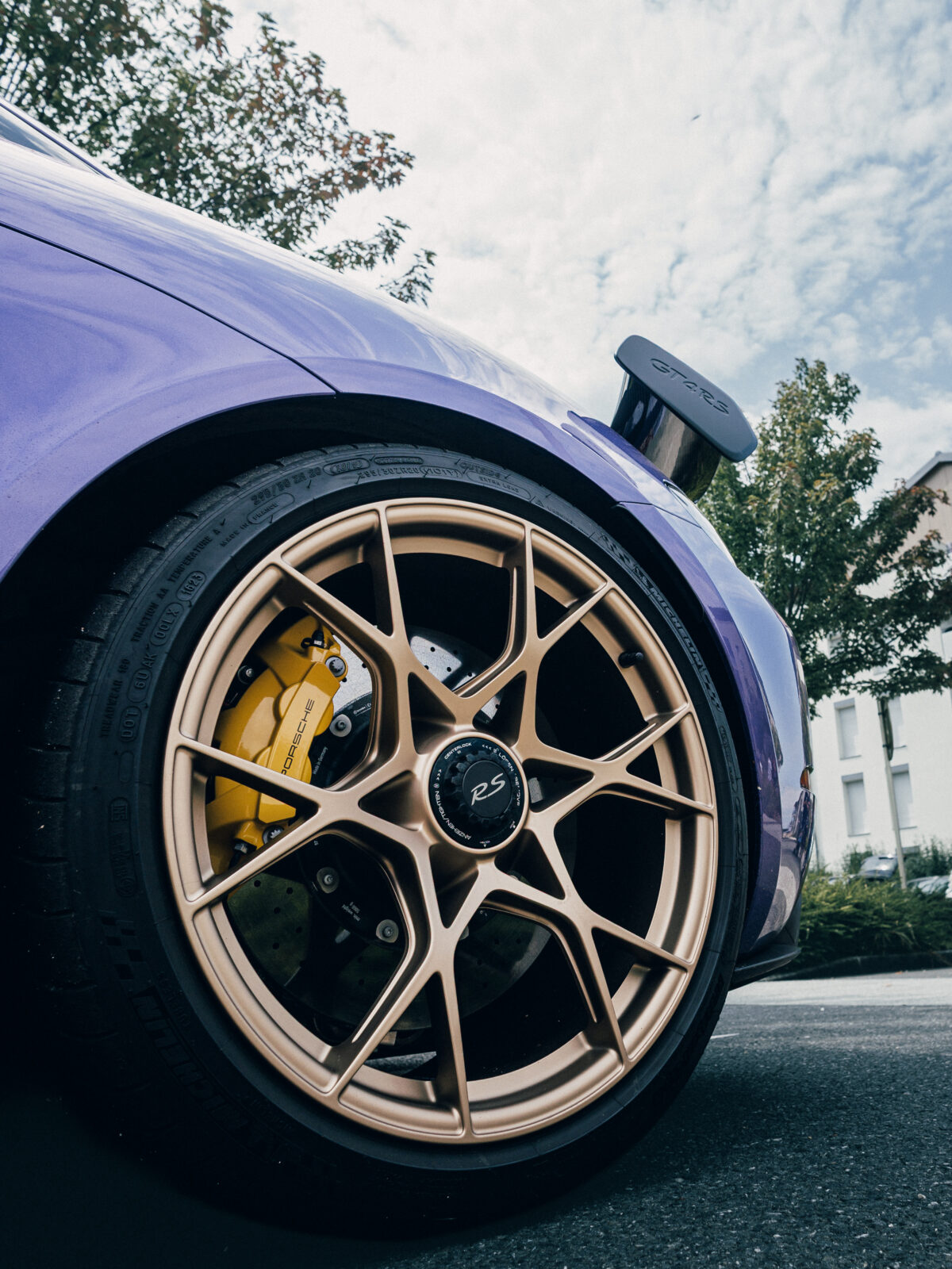 Porsche 718 Cayman GT4 RS — photographie automobile FLORSKA