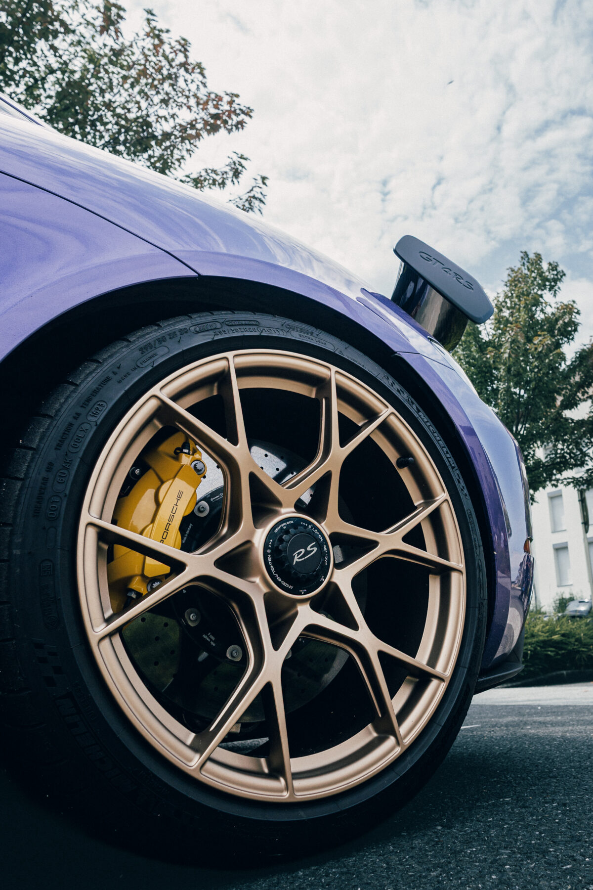 Porsche 718 Cayman GT4 RS — photographie automobile FLORSKA